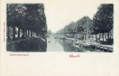 2151 Gezicht op de Stadsbuitengracht te Utrecht uit het zuidoosten; links de Catharijnesingel en rechts de Rijnkade.